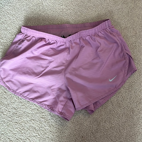 Nike shorts - Picture 1 of 7